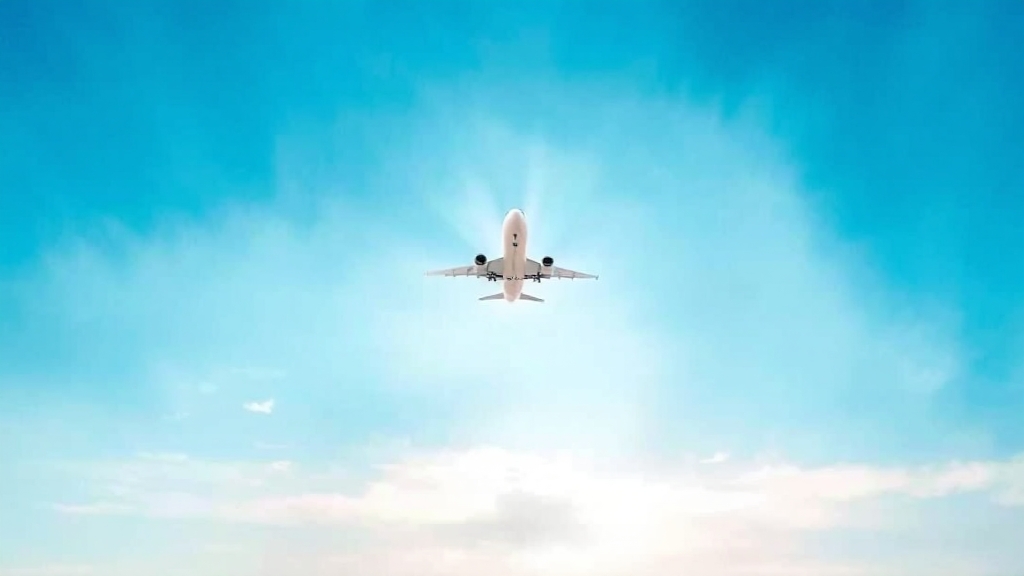 비행기 탑승 꿈: 긍정적 의미 (watercolor 스타일)